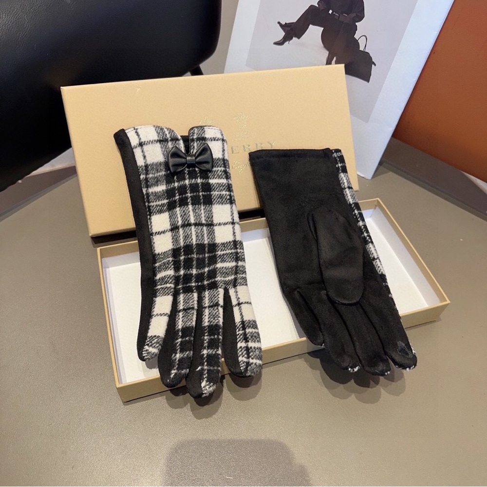 Authentic Burberry cashmere glove for women